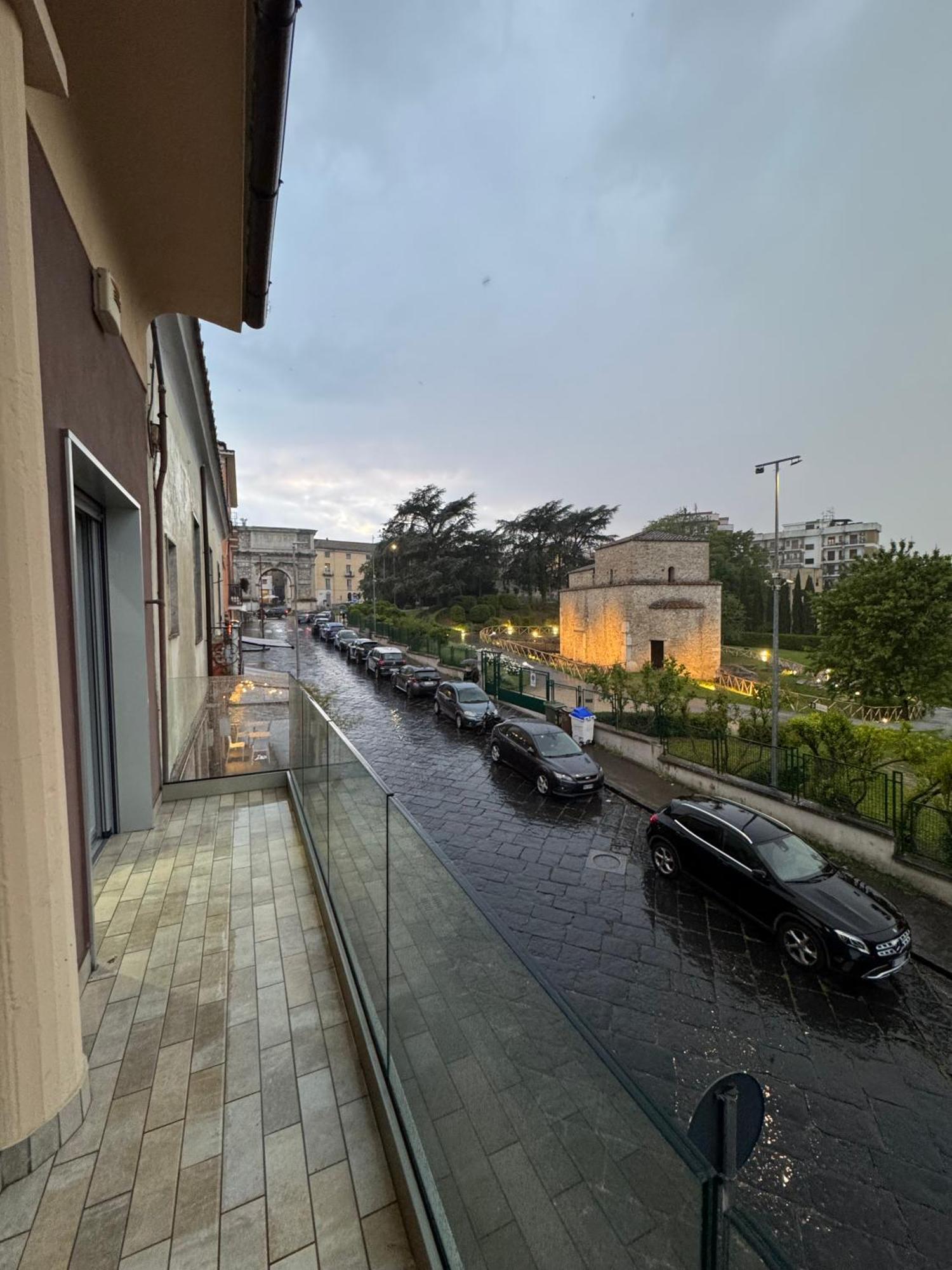 Sottarco B&Benevento Bagian luar foto